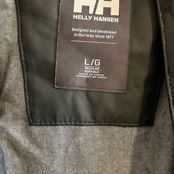 Rain coat - Picture 3 of 3